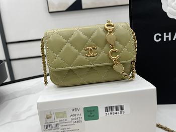 	 Kitlife Chanel WOC with gold hear chain green