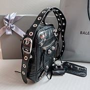 Kitlife Balenciaga Le Cagole crinkled-leather cross-body bag - 20x16x5cm - 4