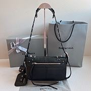 KITLIFE BALENCIAGA MEN'S LE CAGOLE MEN XS FLAP BAG IN BLACK - 24X14X5CM - 6