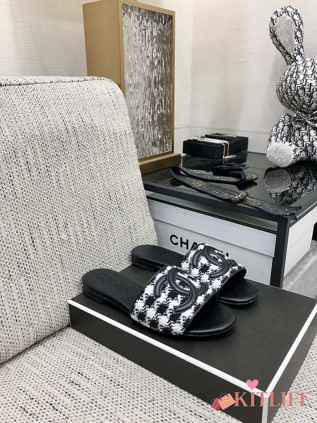 Kitlife Chanel logo CC Slides Black Embroidy Houndstooth - 1