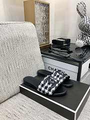 Kitlife Chanel logo CC Slides Black Embroidy Houndstooth - 4