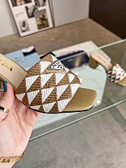 Kitlife Prada logo-plaque slip-on sandals - Beige - 3