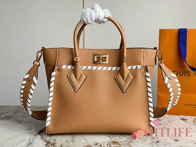 Kitlife Louis Vuitton On My Side PM Bag Apricot -  M21569 - 30.5 x 24.5 x 14 cm - 1