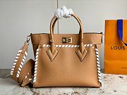 Kitlife Louis Vuitton On My Side PM Bag Apricot -  M21569 - 30.5 x 24.5 x 14 cm - 3