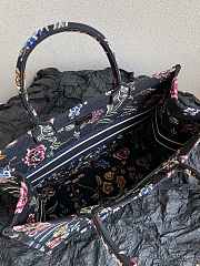 Kitlife Dior Large Book Tote Black Multicolor Dior Petites Fleurs Embroidery -  42 x 35 x 18.5 cm - 2