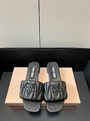 Kitlife Miu Miu logo slides Black - 6
