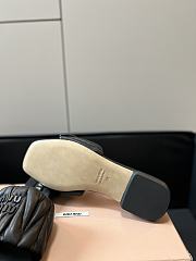 Kitlife Miu Miu logo slides Black - 5