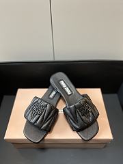 Kitlife Miu Miu logo slides Black - 3