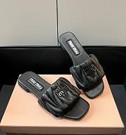Kitlife Miu Miu logo slides Black - 1