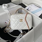 Kitlife Chanel VANITY CASE Shiny Calfskin & Gold-Tone Metal White - 19x14x8.5 cm - 1