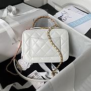 Kitlife Chanel VANITY CASE Shiny Calfskin & Gold-Tone Metal White - 19x14x8.5 cm - 5