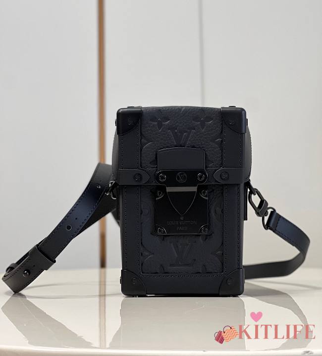 Kitlife Vertical Trunk Wearable Wallet Monogram Eclipse - M82070 - 10.7 x 17.5 x 6.8 cm - 1