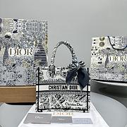 Kitlife small DIOR BOOK TOTE White and Black Plan de Paris Embroidery - M1286ZOMP - 25X21X14 cm - 1