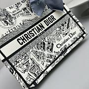 Kitlife small DIOR BOOK TOTE White and Black Plan de Paris Embroidery - M1286ZOMP - 25X21X14 cm - 6
