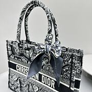 Kitlife medium DIOR BOOK TOTE  Black Plan de Paris Embroidery - M1286ZOMP - 37x28x16 cm - 2