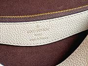 Louis Vuitton LV M46386 White Diane Handbag Size 23 x 16 x 8.5 cm - 3