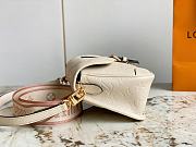 Louis Vuitton LV M46386 White Diane Handbag Size 23 x 16 x 8.5 cm - 5