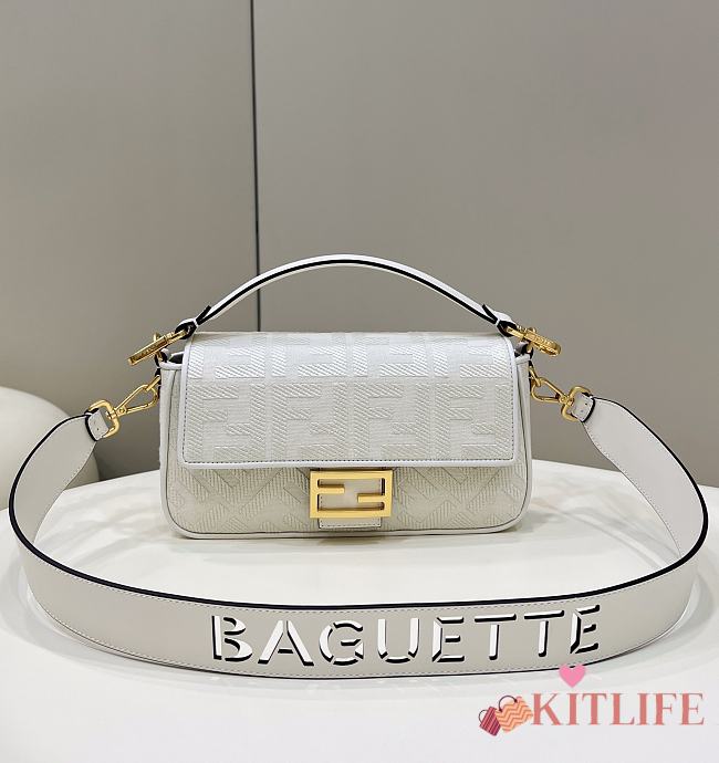 Kitlife Fendi Baguette White canvas - 28 x 6.5 x 13.5 cm  - 1