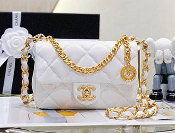 Kitlife Chanel small Flap bag Lambskin SS 2023 White - 12 x 21 x 7 cm