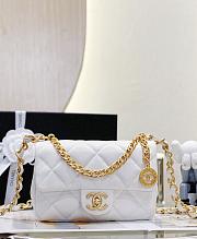 Kitlife Chanel small Flap bag Lambskin SS 2023 White - 12 x 21 x 7 cm - 6