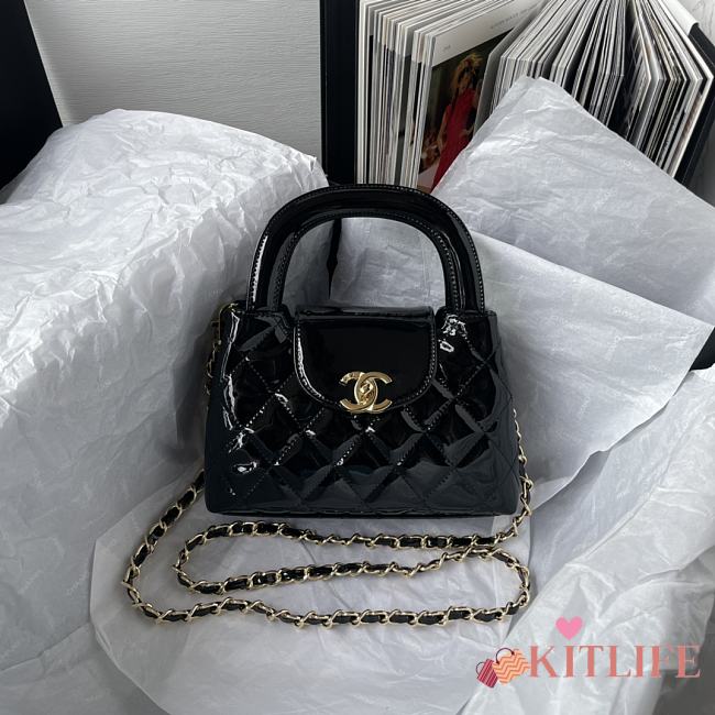 Kitlife Chanel Black Patent Leather Quilted Gold 