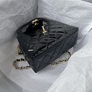 Kitlife Chanel Black Patent Leather Quilted Gold 