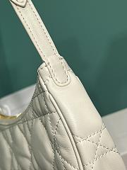 Kitlife CD LOUNGE BAG Latte Supple Macrocannage Lambskin White - 26 x 15 x 5.5 cm - 6