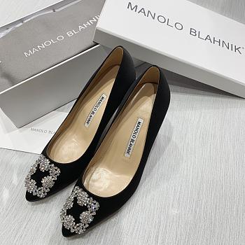 Kitlife Manolo Blahnik Hangisi crystal-embellished pumps - 70 mm