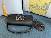 KITLIFE VALENTINO LOCÒ MEDIUM SHOULDER BLACK BAG WITH JEWEL LOGO  - W27xH13xD6 cm - 5