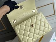 Kitlife Chanel Trendy CC Yellow Lambskin SS 2023 - 25 x 17 x 12 cm - 4