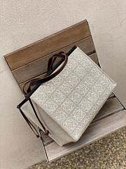 Kitlife Loewe Loewe Cushion Tote Bag Cream - 66025 - 35 x 27 x 19 cm - 2