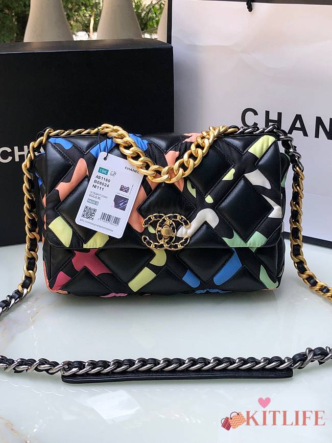 Kitlife Chanel 19 Medium Flap Bag in Multicolor Printed Silk - 83123227 - 26 x 16 x 9 cm - 1