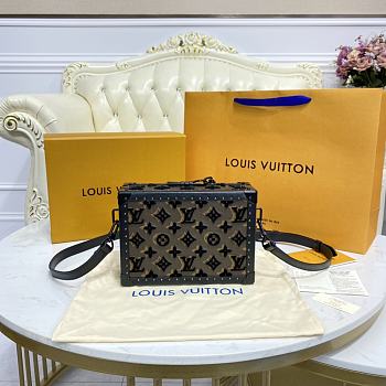 KITLIFE LOUIS VUITTON LV CLUTCH BOX BAG INTACT 2023 - 911380 - 23×16.5×8 cm