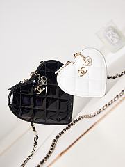 KITLIFE CLUTCH WITH CHAIN Black & White - 15x13x2 cm - 2