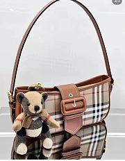 Kitlife BURBERRY Sling Bag - 26 x 6 x 12 cm - 1