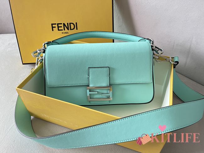 Kitlife Baguette Tiffany & Co. bag x Fendi in Tiffany Blue™ leather - 27 x 6 x 13 cm - 1