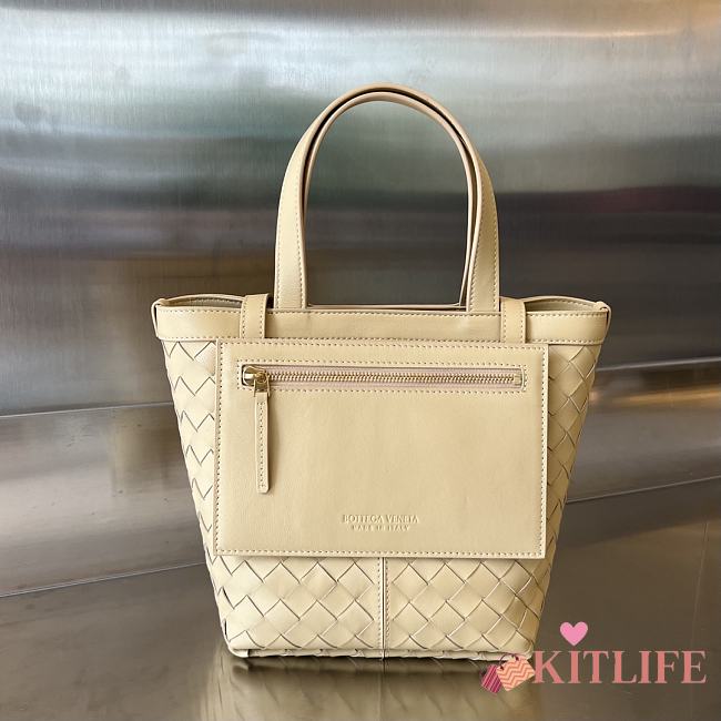 Kitlife BOTTEGA VENETA Flip Flap Intrecciato-leather tote bag Beige - 23 x 18.5 x 15 cm - 1