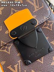 Kiltife Louis Vuitton LV S Lock vertical wallet Brown - 12 x 19 x 7 cm - 6