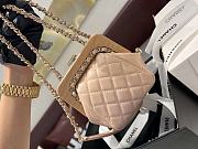 Kitlife Chanel small clutch Light Beige SS 2023 - 12 x 12 x 7 cm - 4