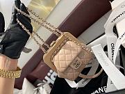 Kitlife Chanel small clutch Light Beige SS 2023 - 12 x 12 x 7 cm - 5