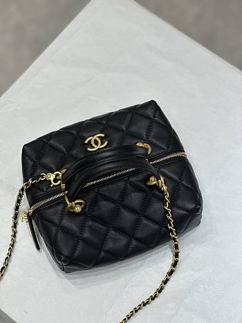 Kitlife Chanel Black bag SS 2023 - 17 x 21 x 5.5 cm