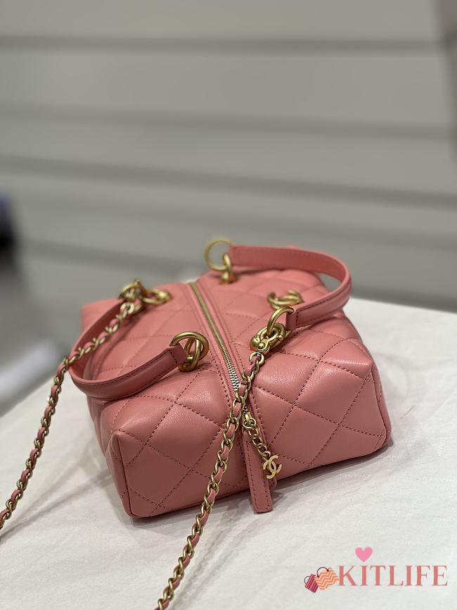 Kitlife Chanel Pink bag SS 2023 - 17 x 21 x 5.5 cm - 1