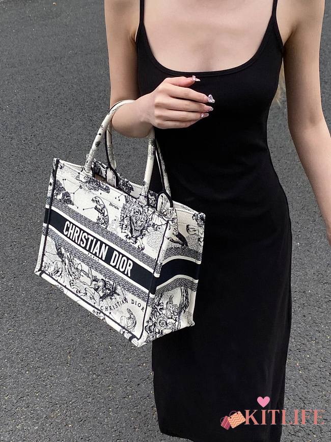 Kitlife Dior Book Tote Black SS 2023 - 36 x 18 x 28 cm - 1