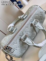 Kiltife Monogram Taurillon Keepall Bandoulière 25 - 25 x 15 x 11 cm - 4