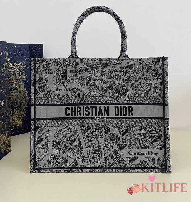 Kitlife Dior Book Tote SS 2023 - 42 x 18 x 35 cm - 1