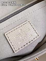 kitlife Louis Vuitton LockMe Chain Bag East West Gray - M22303 - 23.5 x 14 x 6 cm - 2