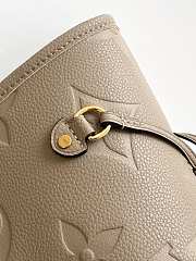 Forubags Louis Vuitton Neverfull Monogram Tourterelle - M45686 – 32x29x17 cm - 2