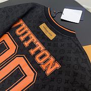 Kitlife Louis Vuitton Monogram Sporty V-Neck T-Shirt - SML - 2