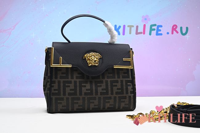 Kitlife Donatella Versace x Fendi Fendace Gold Baroque Bag - 25 x 15 x 22 cm - 1