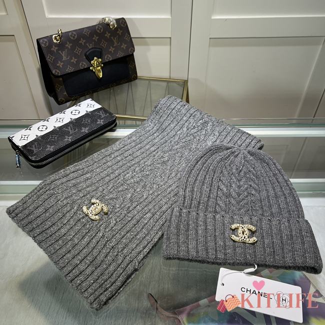 Chanel Knit Hat & Scarf Set gray 2023 - 1